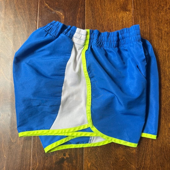 Sporty shorts with built in underwear with pocket - Picture 6 of 12